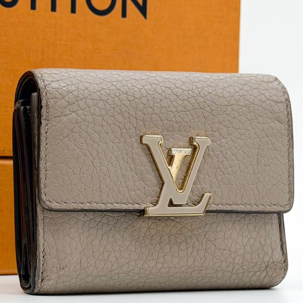 Louis Vuitton IC Portefeuille Capucines XS Galet Compact Wallet