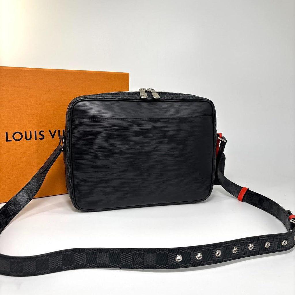 Louis Vuitton Epi Damier Graphite Messenger Bag Black — view 5