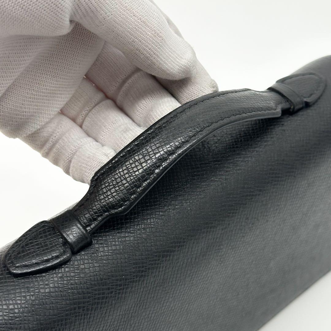 Louis Vuitton Zippy XL Taiga Black Round Wallet — view 7