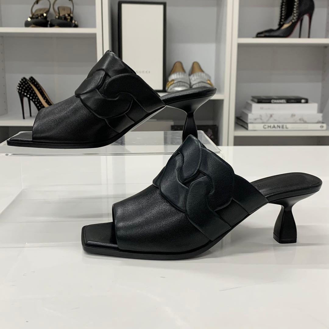Hermes Hanna 95 Leather Sandals Black — view 2