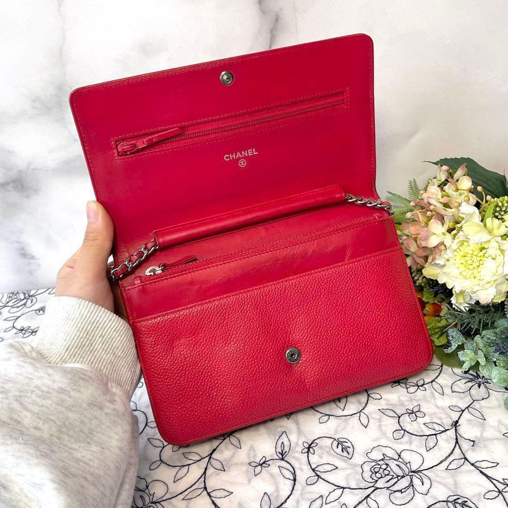 Chanel Chain Wallet Jumbo CC Logo Caviar Leather Red Shoulder — view 8