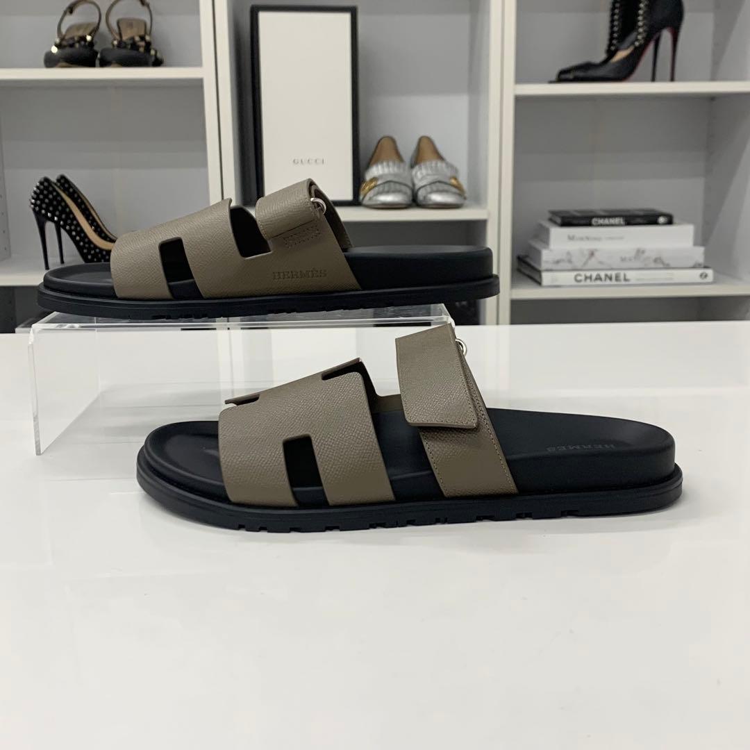 Hermes Chypre Leather Flat Sandals Grey Ge — view 3