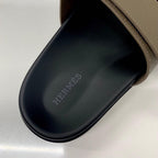 Hermes Chypre Leather Flat Sandals Grey Ge — view 7