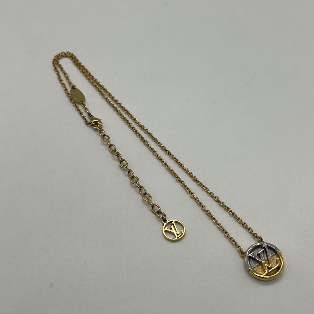 Louis Vuitton Collier Ltov Necklace — view 2