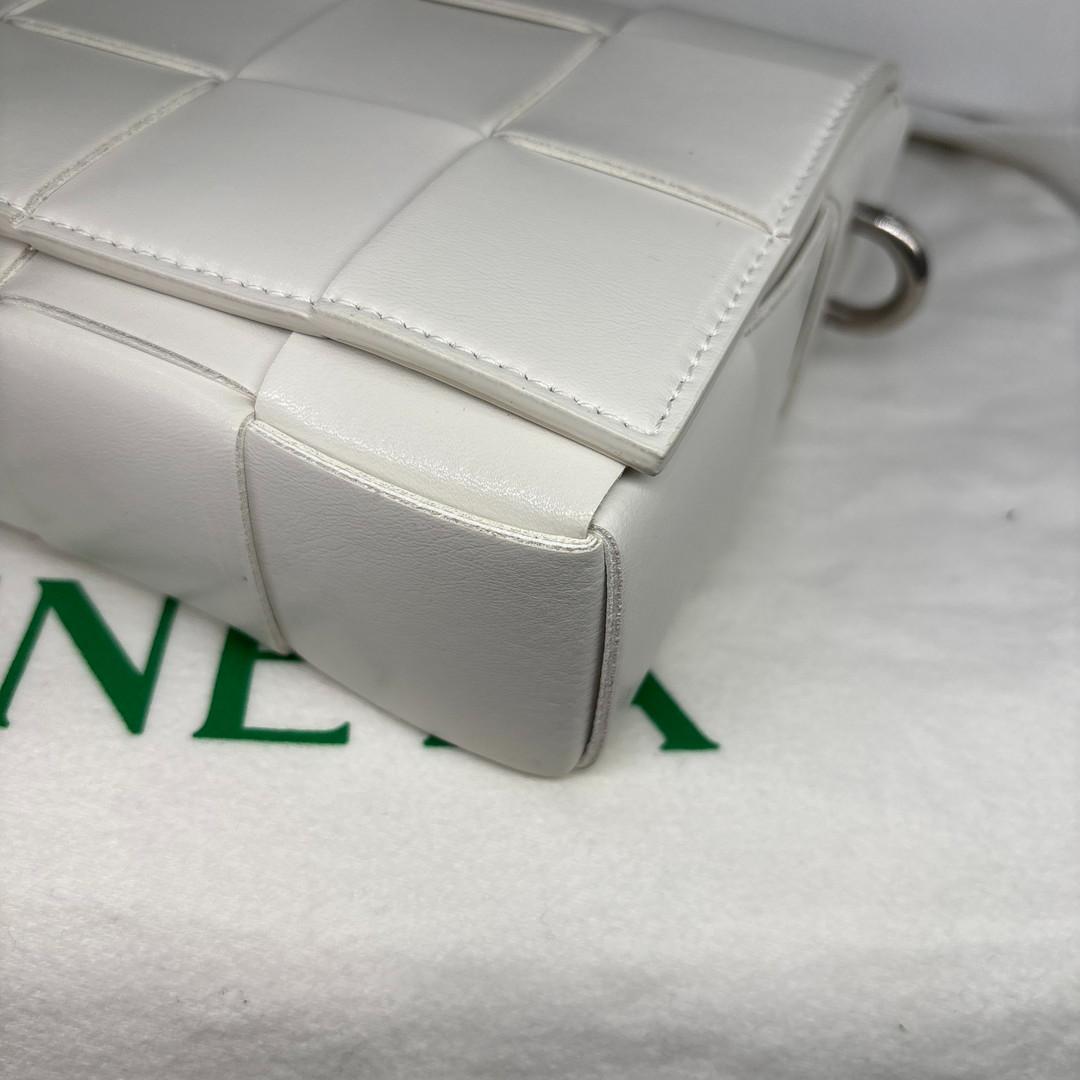 Bottega Veneta IC Intrecciato Cassette Shoulder — view 7