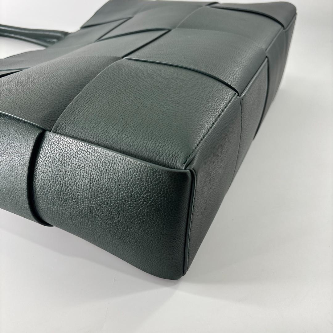 Bottega Veneta Intrecciato the Arco Large Tote Bag — view 7