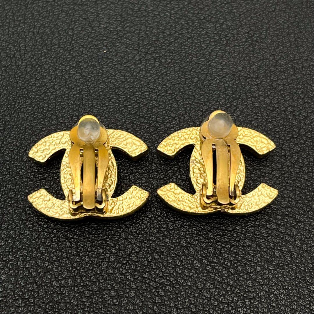 Chanel CC Logo Earrings Faux Pearl Icon Coco — view 4