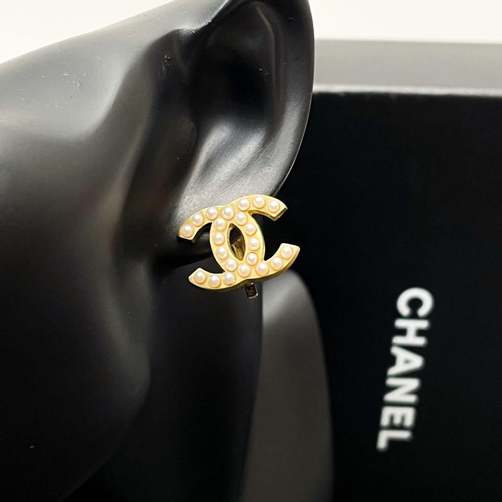 Chanel CC Logo Earrings Faux Pearl Icon Coco — view 8