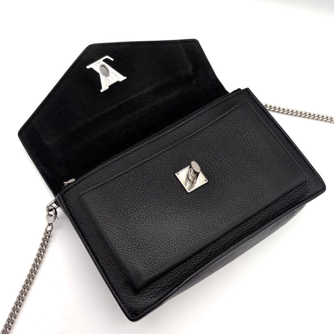 Louis Vuitton Pochette Lockme Chain 2-Way Shoulder Bag — view 3
