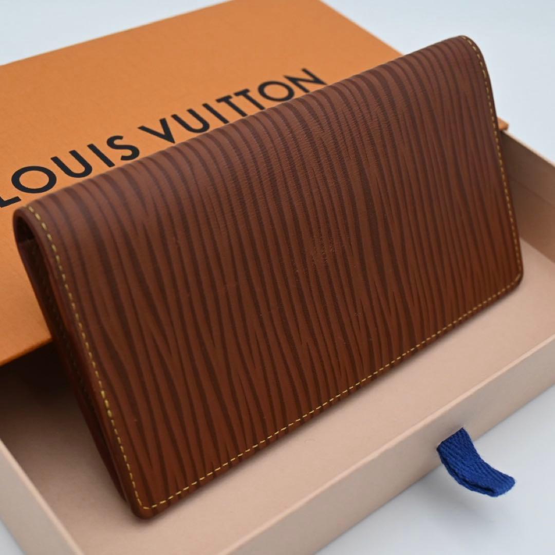 Louis Vuitton Epi XL Portefeuille Brazza Wallet Brown Limited — view 2
