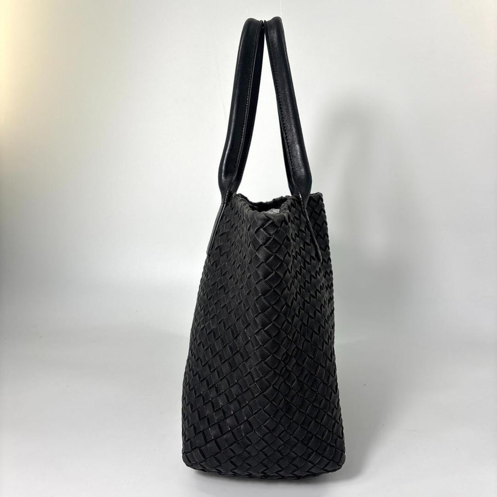 Bottega Veneta Intrecciato Cabas PM Tote Bag Black — view 4