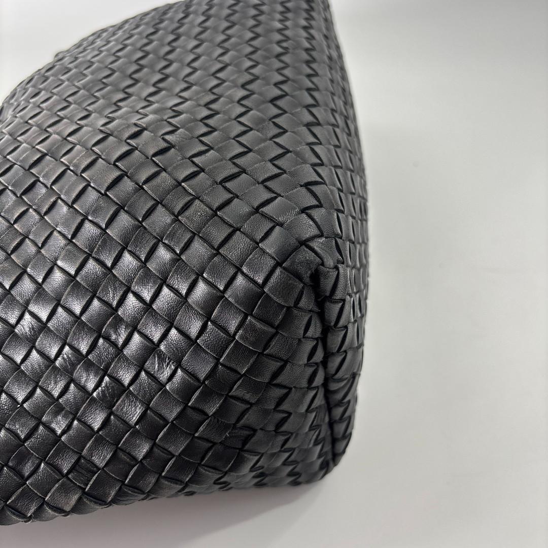 Bottega Veneta Intrecciato Cabas PM Tote Bag Black — view 7