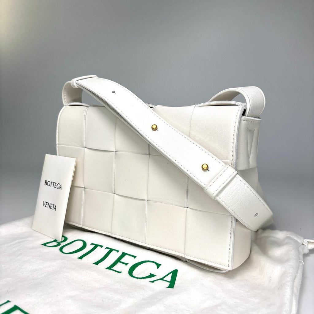 Bottega Veneta Cassette Maxi Intrecciato Shoulder — view 2
