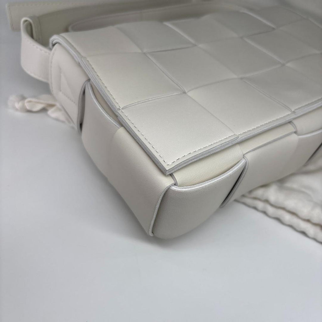 Bottega Veneta Cassette Maxi Intrecciato Shoulder — view 8