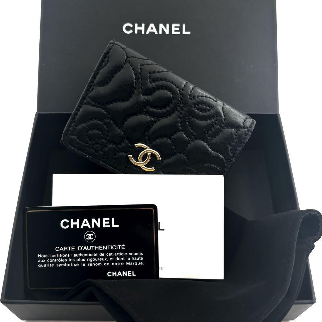 Chanel Wallet Camellia No 5 Stitch Trifold — view 2