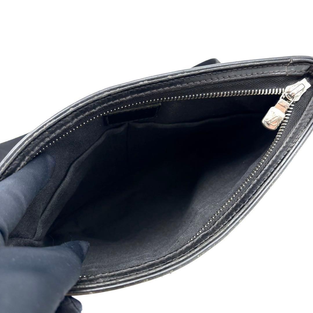 Louis Vuitton Damier Graphite Thomas Shoulder Bag Gray — view 3