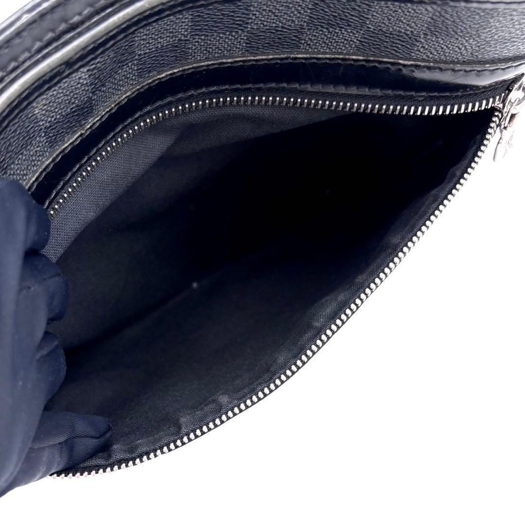 Louis Vuitton Damier Graphite Thomas Shoulder Bag Gray — view 4