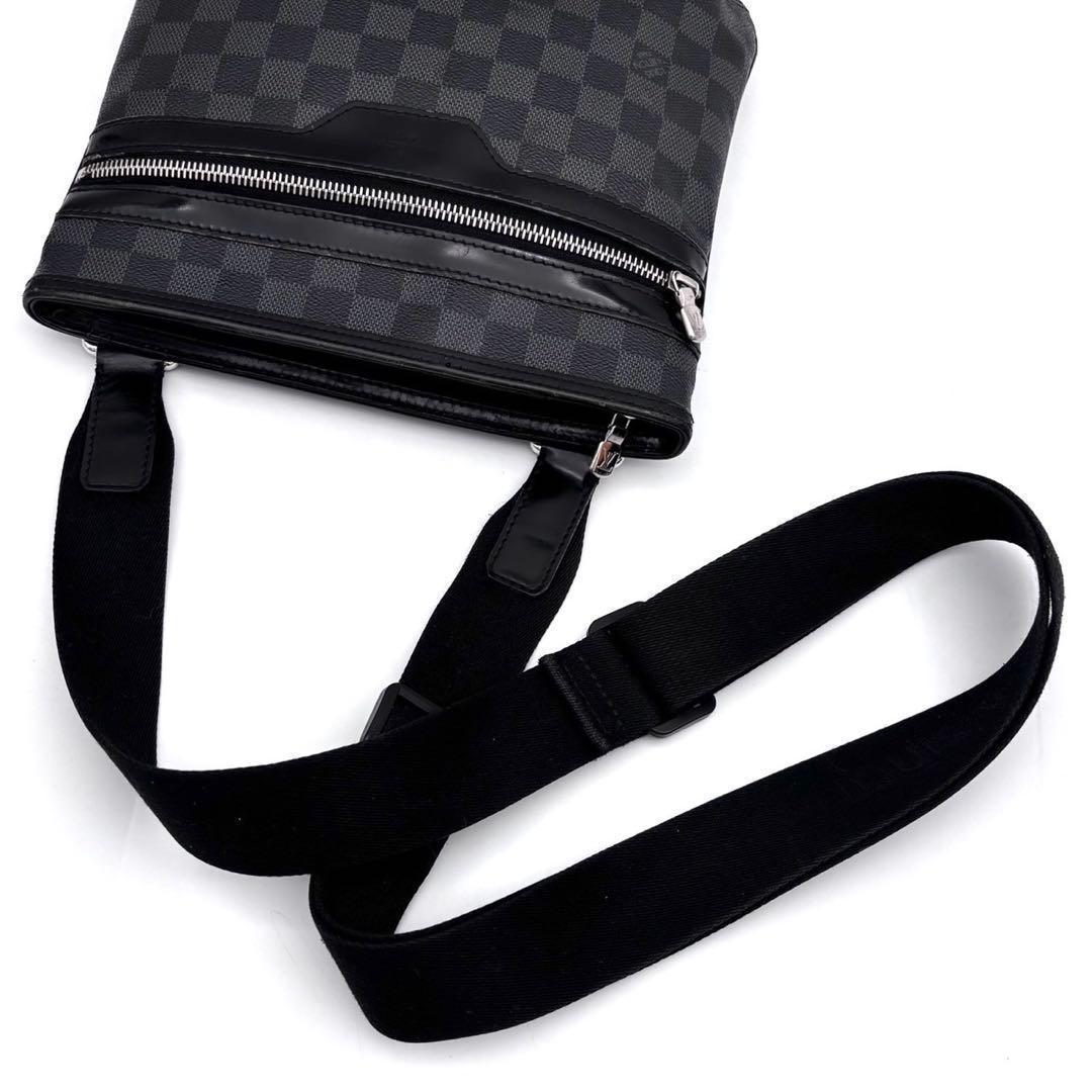 Louis Vuitton Damier Graphite Thomas Shoulder Bag Gray — view 7