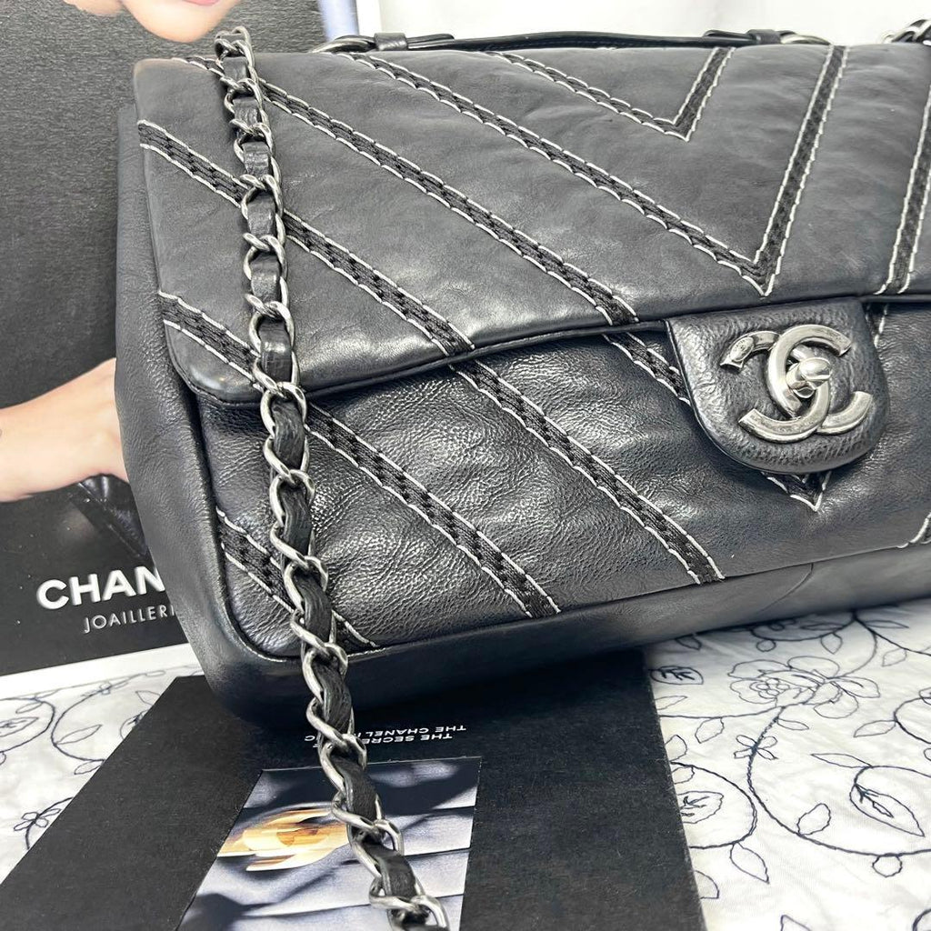 Chanel Double Flap 2-Way Chez Blanc — view 4