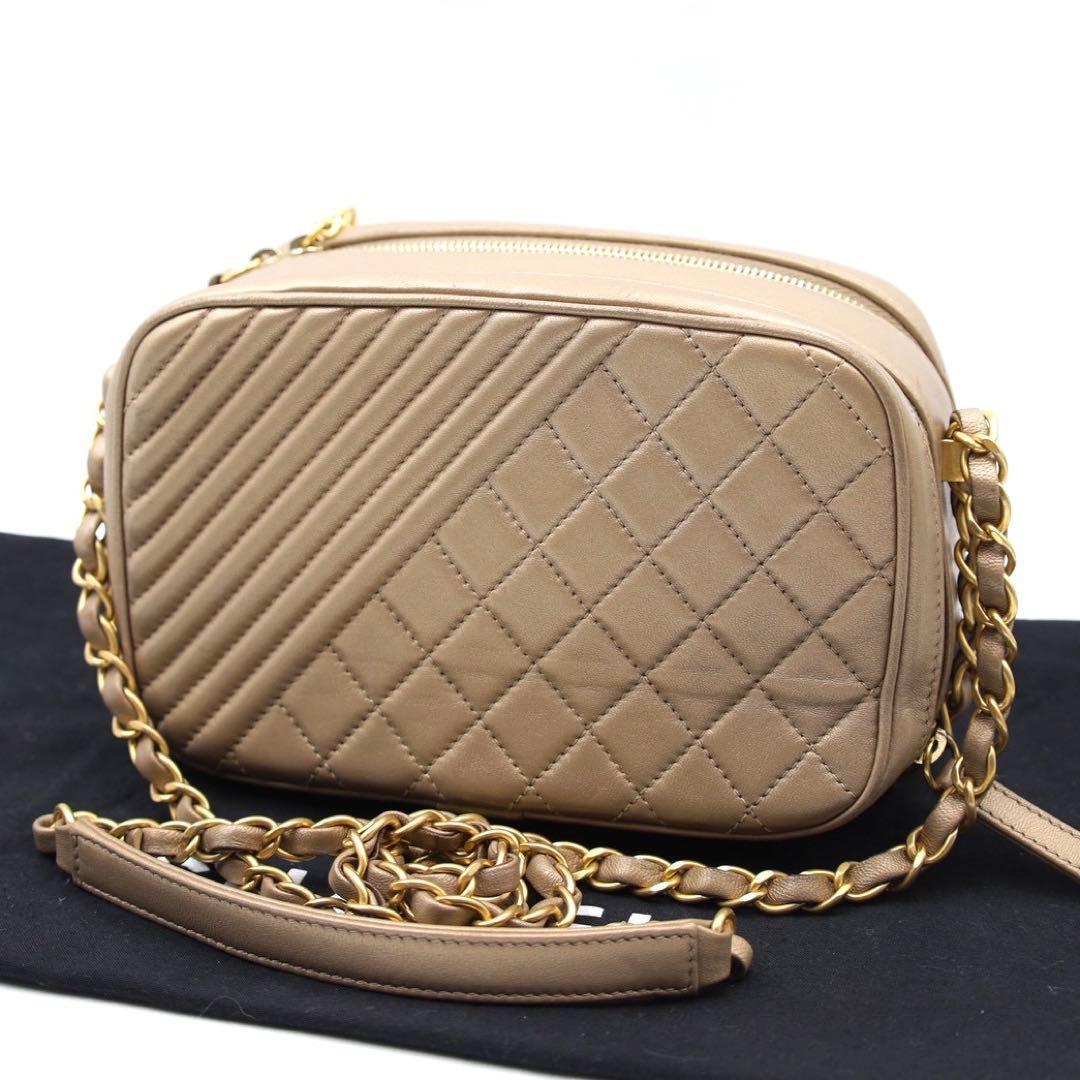 Chanel Camera Bag Blanc Zu Gold — view 2