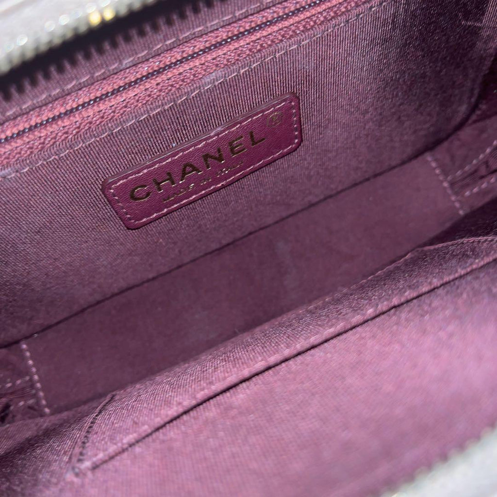 Chanel Camera Bag Blanc Zu Gold — view 3