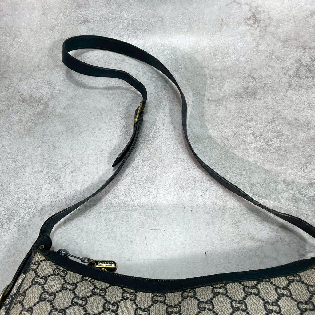 Gucci GG Shoulder Bag Navy Beige Leather Logo — view 4
