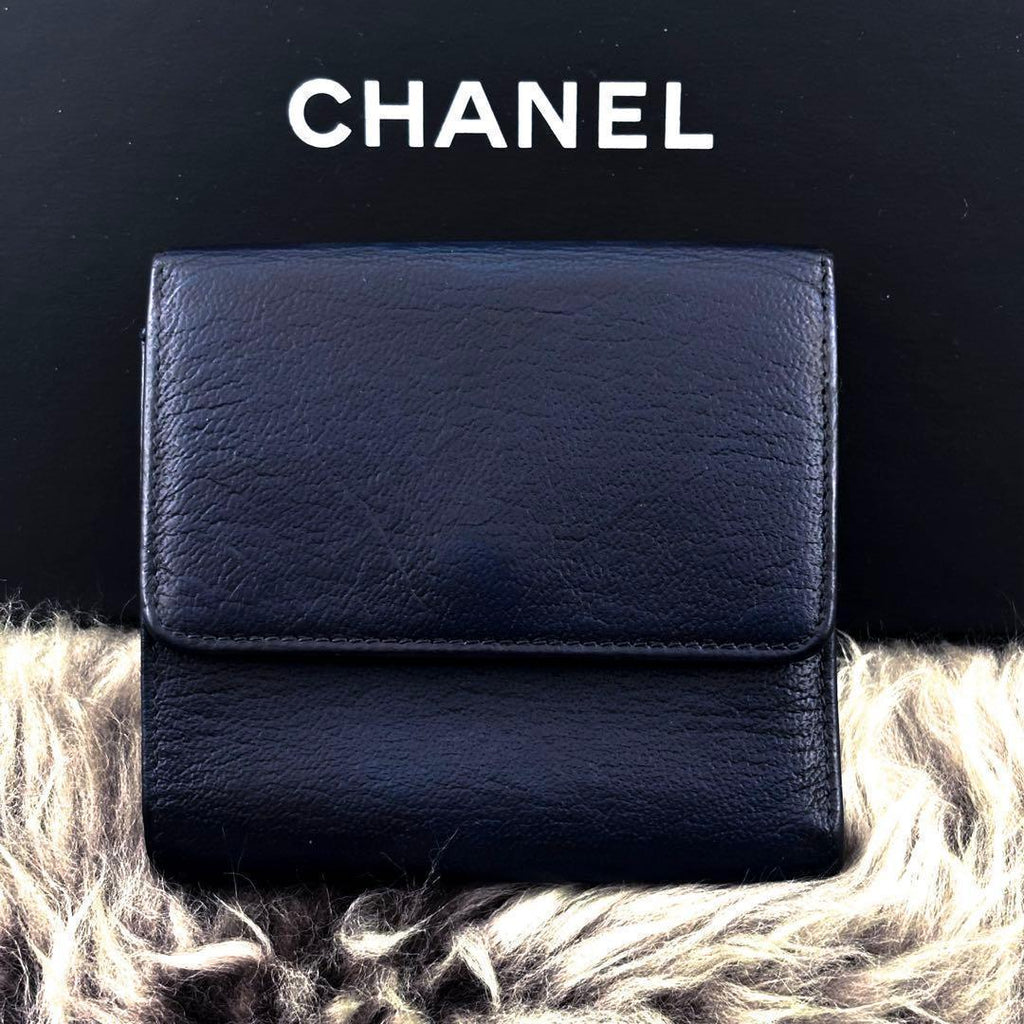 Chanel Wallet CC Logo Hook Trifold Navy — view 3