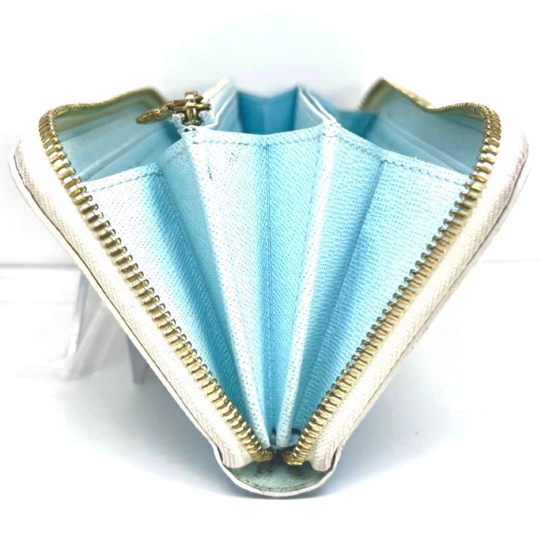 Louis Vuitton Monogram Giant Zippy Wallet by the Pool — view 4