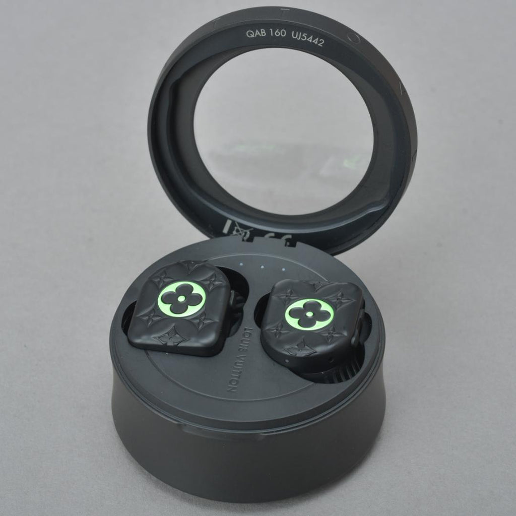 Louis Vuitton Horizon Wireless Earphones Confirmed Monogram Black Shoulder — view 3