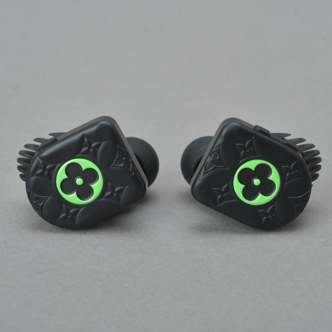 Louis Vuitton Horizon Wireless Earphones Confirmed Monogram Black Shoulder — view 4