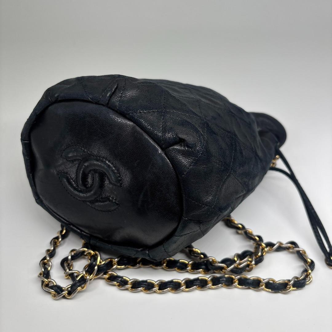 Chanel Drawstring Shoulder Bag Black Gold — view 7