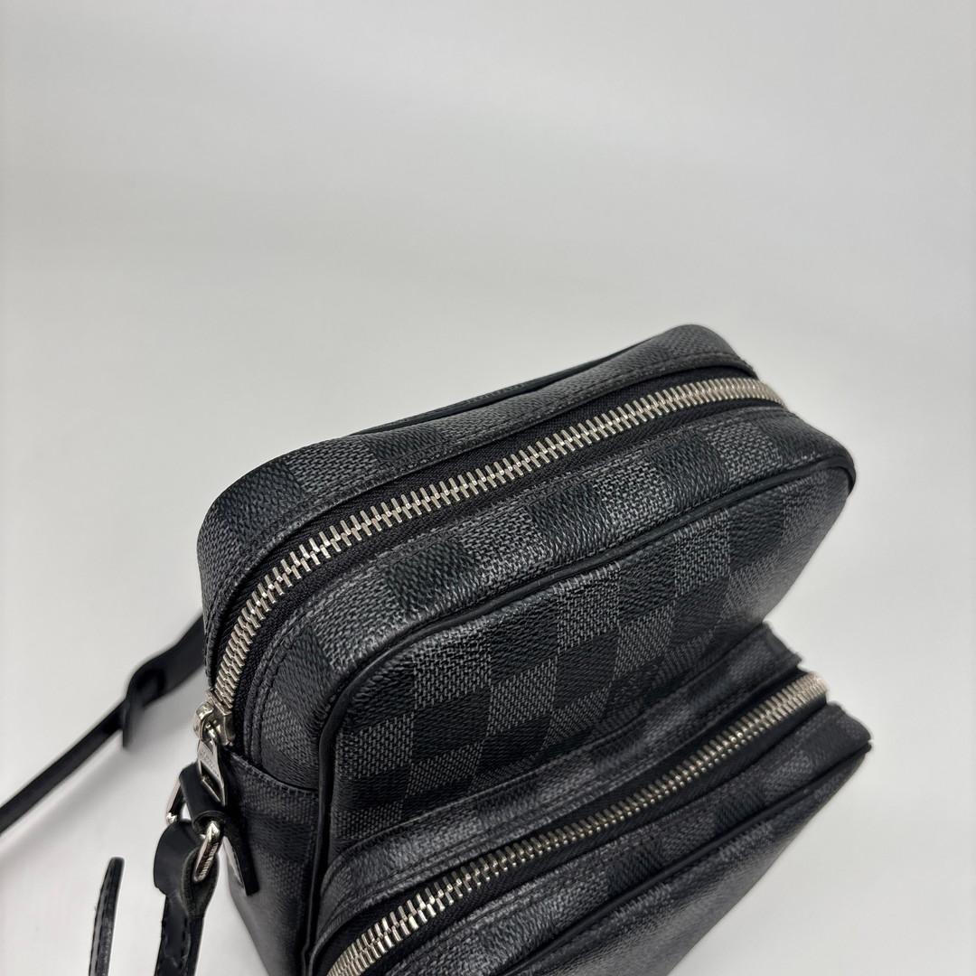 Louis Vuitton Super Damier Graphite Rem Shoulder Bag — view 6