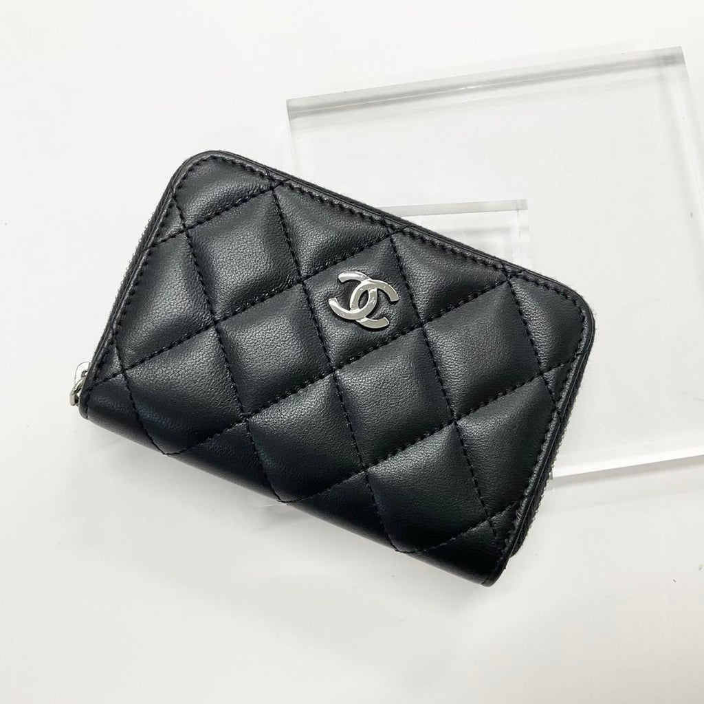 Chanel Quilted Lambskin CC Logo Coin Case Card