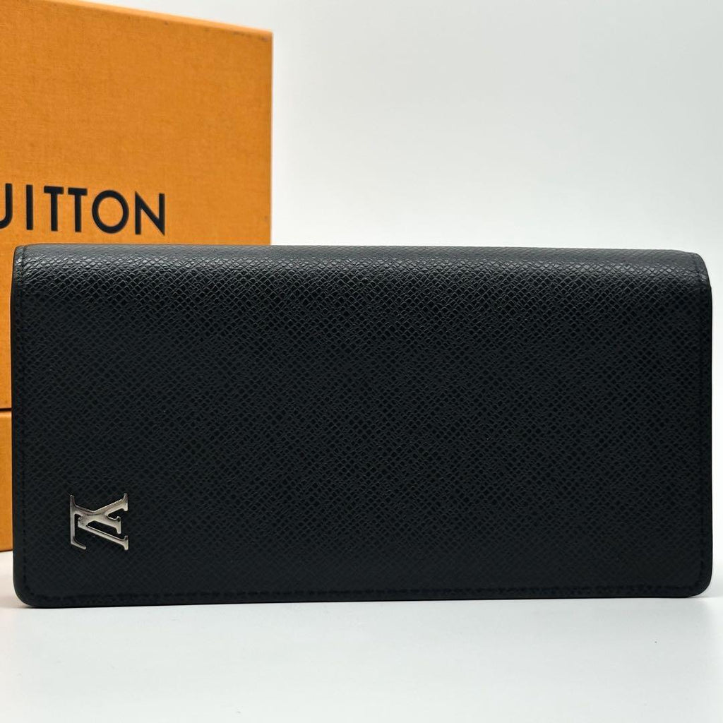 Louis Vuitton Portefeuille Brazza NM Taiga Silver Wallet — view 2