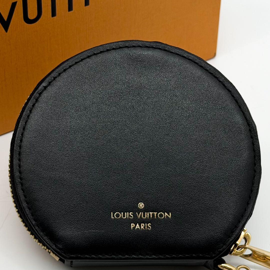 Louis Vuitton Micro Boite Chapeau Monogram Coin Purse — view 3