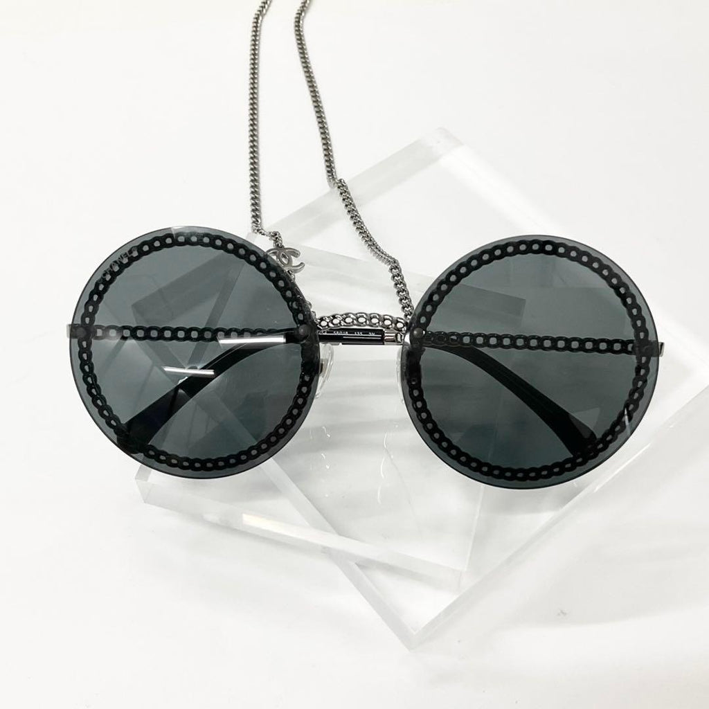 Chanel Sunglasses CC Logo Chain Eyewear Black — view 2