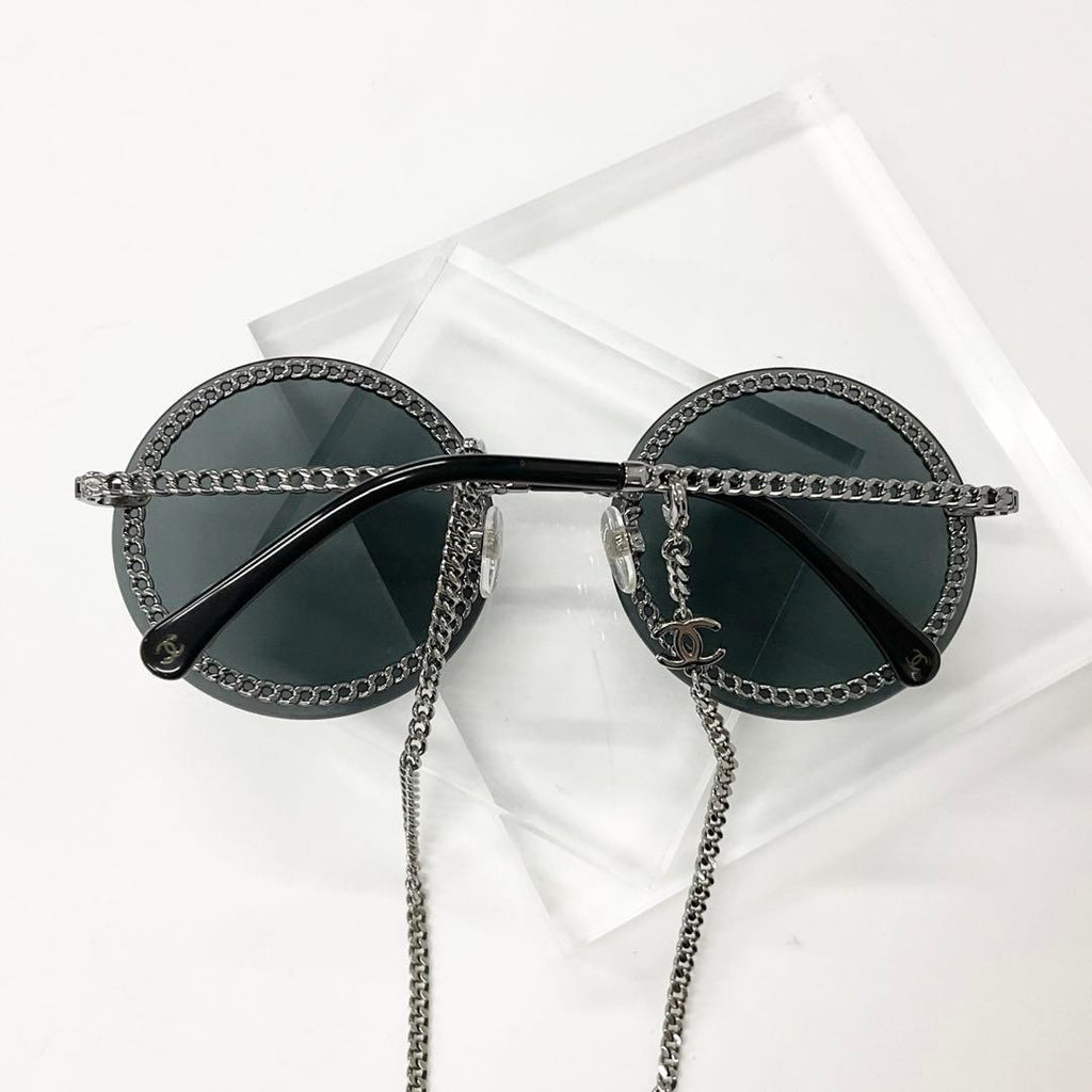 Chanel Sunglasses CC Logo Chain Eyewear Black — view 3