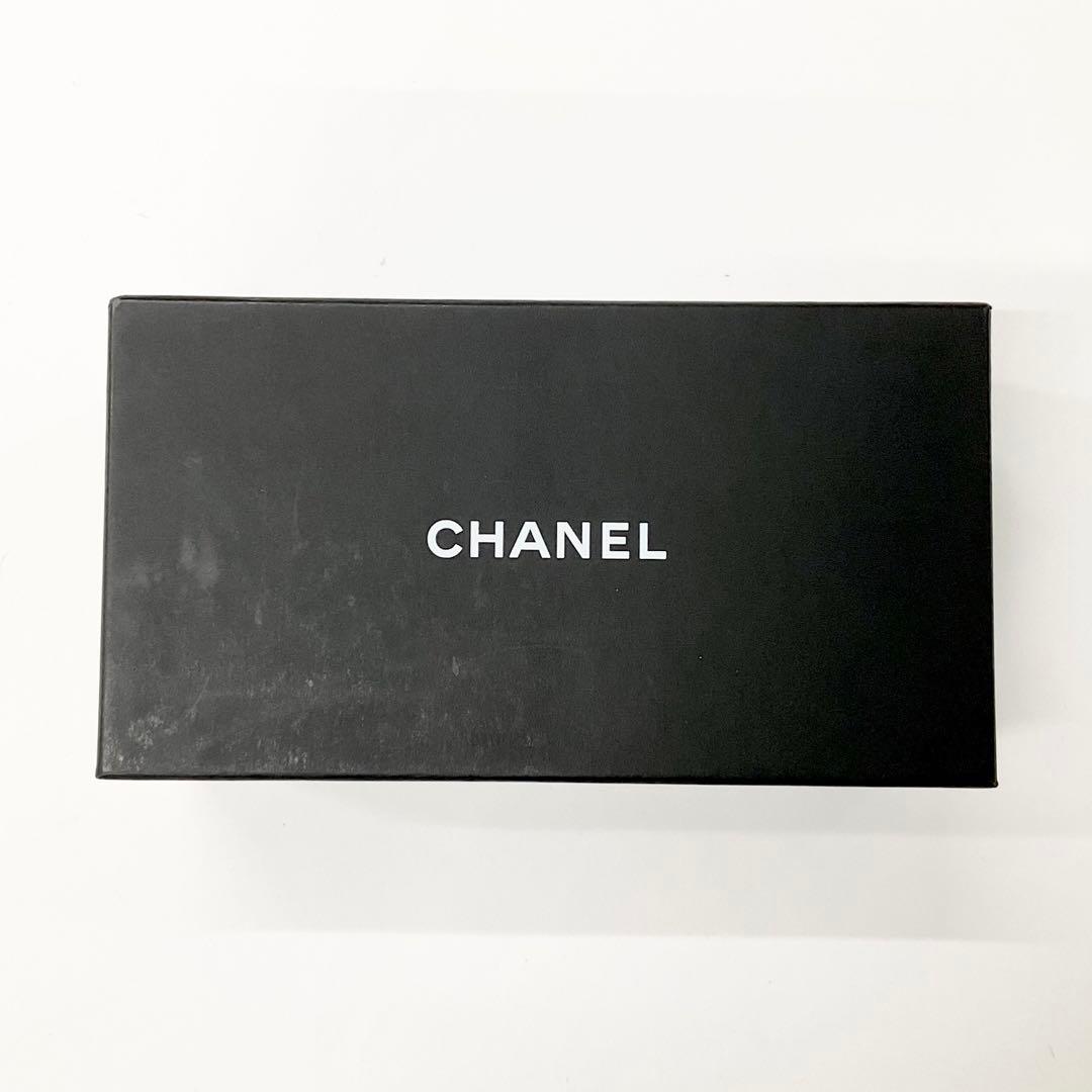 Chanel Sunglasses CC Logo Chain Eyewear Black — view 9