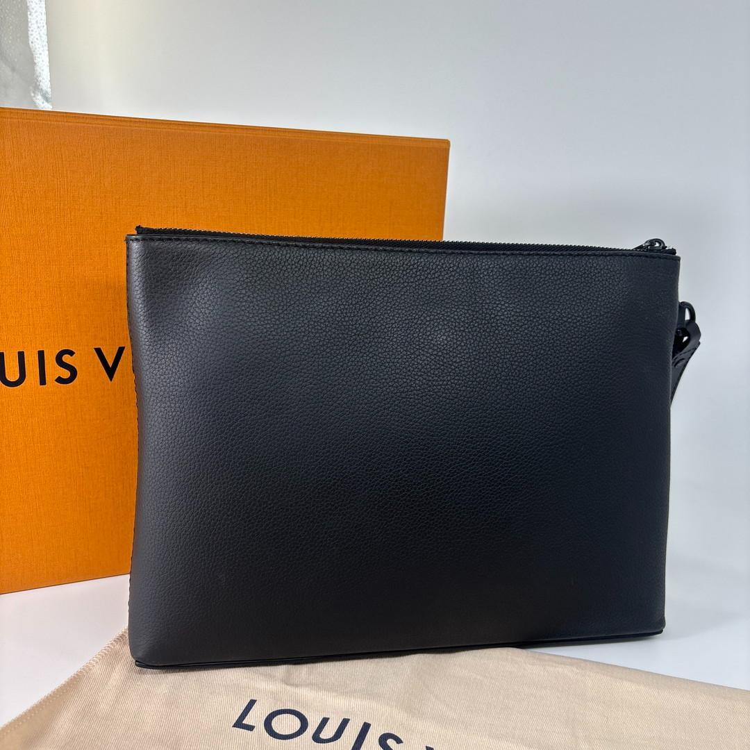 Louis Vuitton LV Aerogram Takeoff Pouch Clutch — view 5