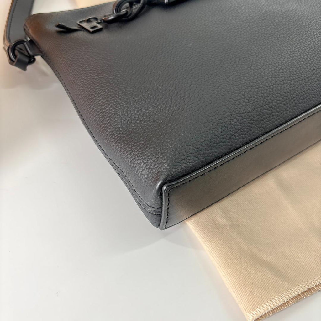 Louis Vuitton LV Aerogram Takeoff Pouch Clutch — view 7
