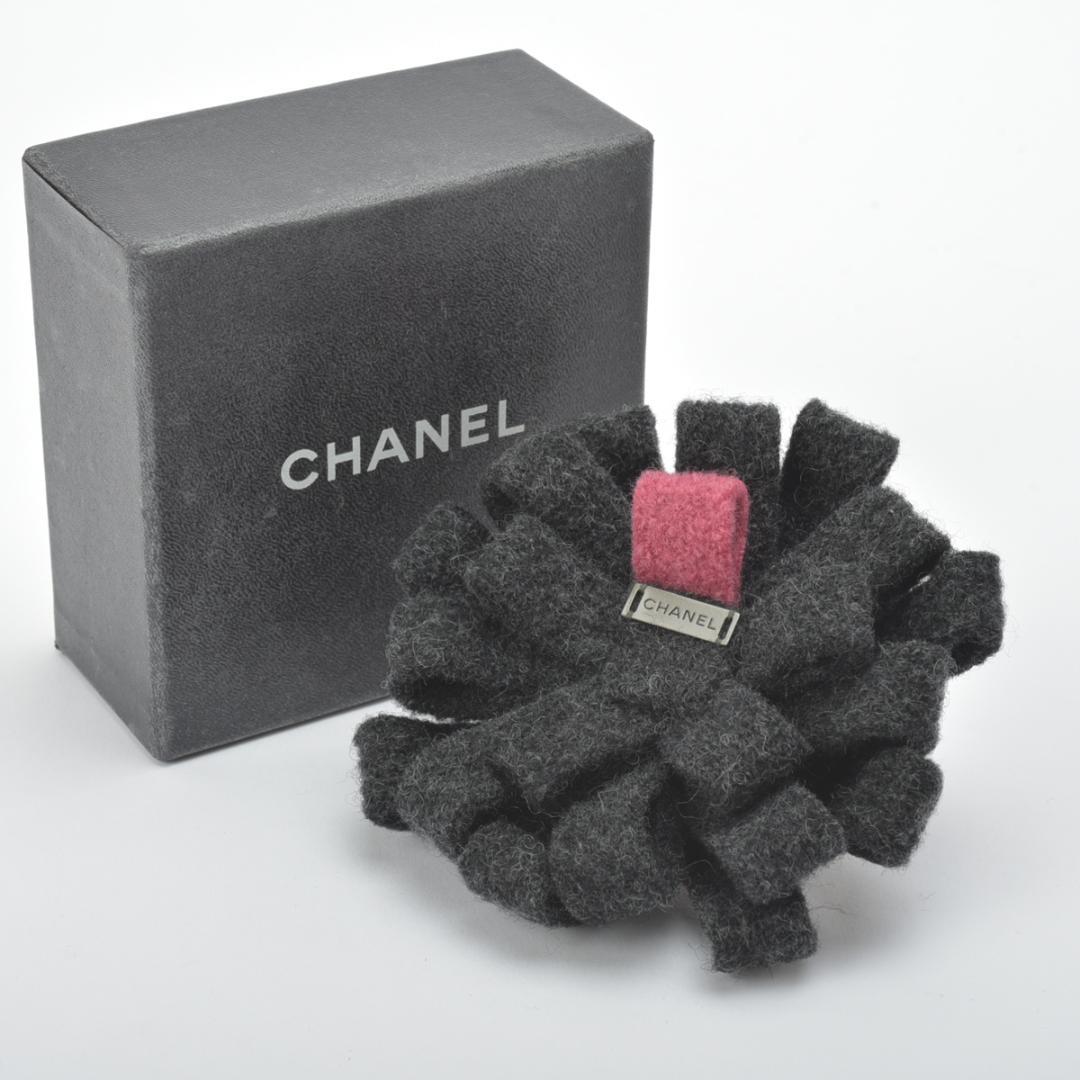 Chanel Flower Brooch Corsage Tweed Gray Black — view 2
