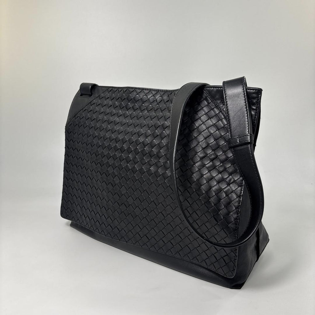 Bottega Veneta Super Shoulder Bag Leather Intrecciato Black — view 2