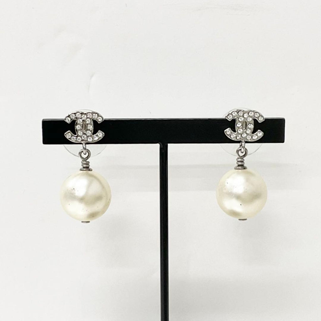 Chanel Earrings CC Logo Rhinestone Pearl Silver — view 6