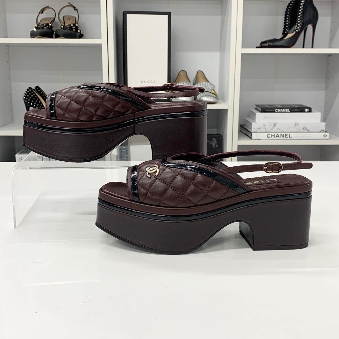 Chanel CC Logo Leather Quilted Ring Back Sandals Brown — view 2