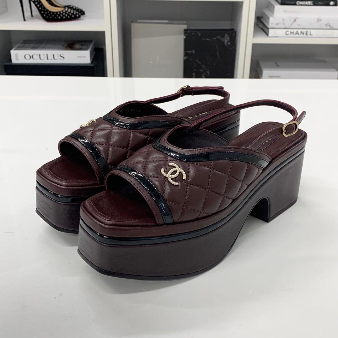 Chanel CC Logo Leather Quilted Ring Back Sandals Brown — view 4