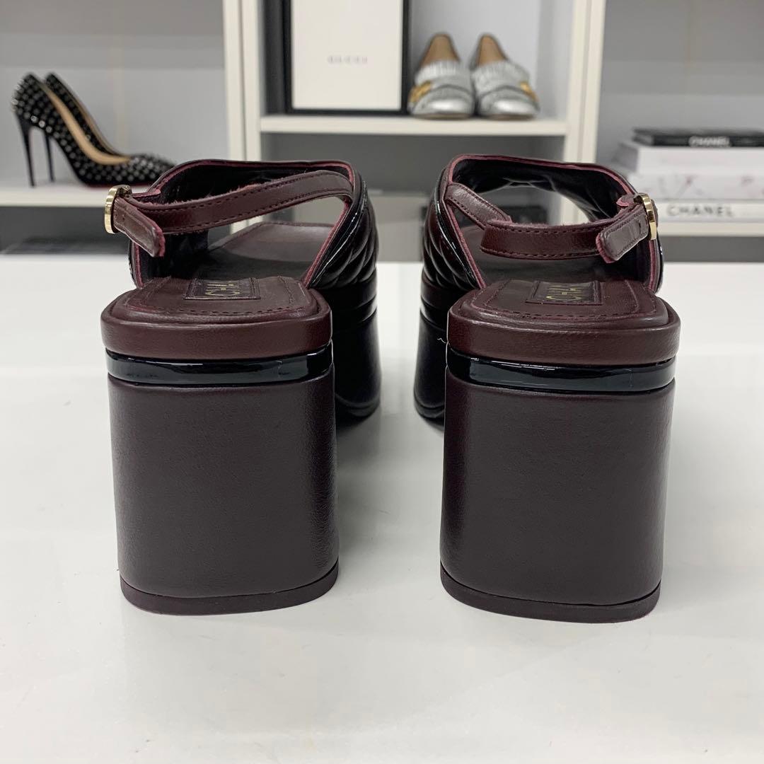 Chanel CC Logo Leather Quilted Ring Back Sandals Brown — view 7