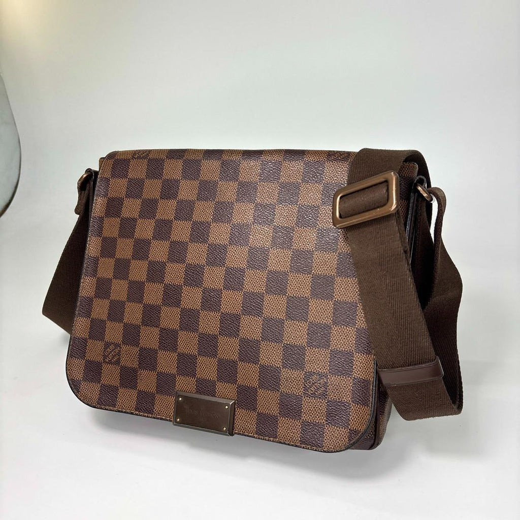 Louis Vuitton District PM Shoulder Bag Damier Ebene — view 2