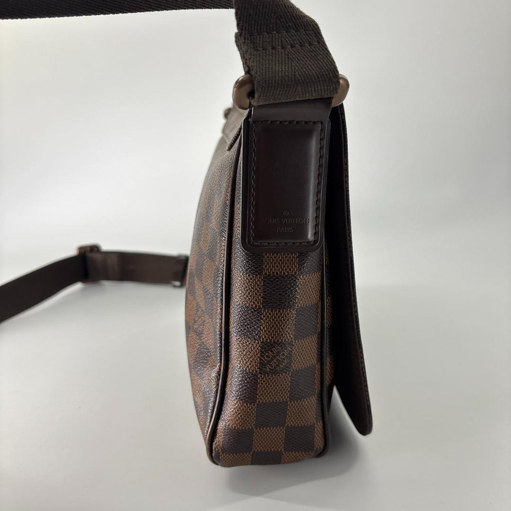 Louis Vuitton District PM Shoulder Bag Damier Ebene — view 4