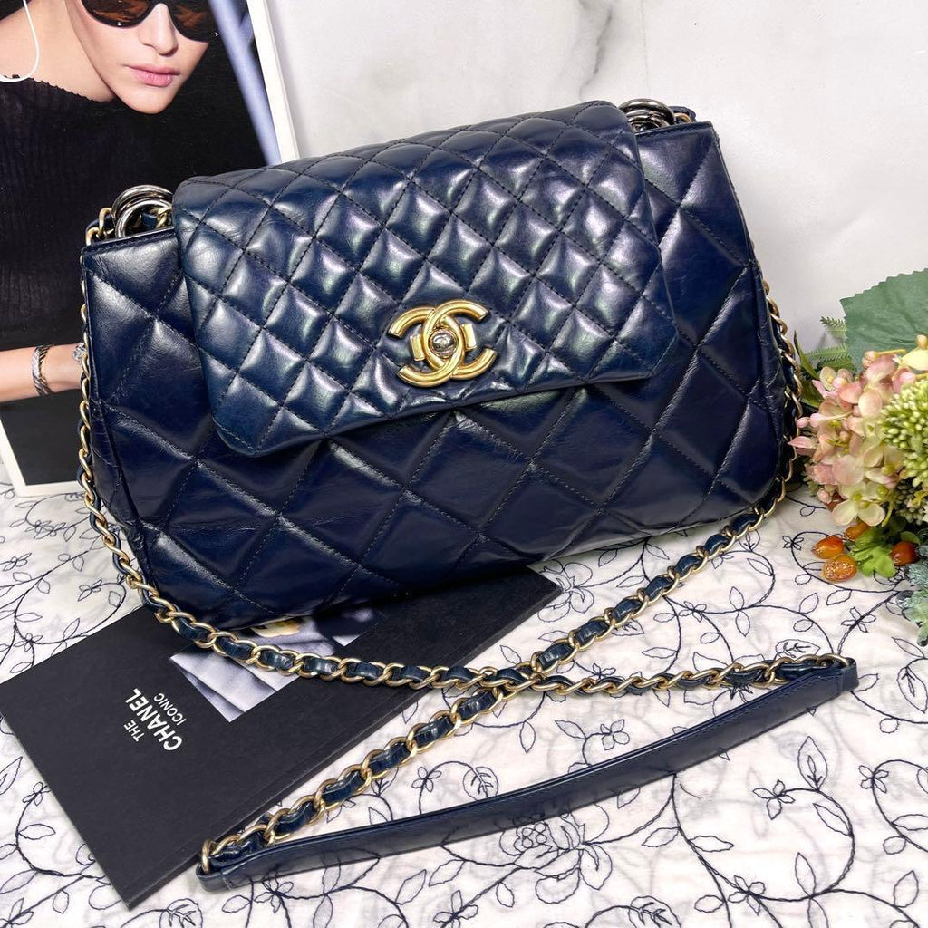 Chanel Quilted Chain Shoulder Bag Lambskin