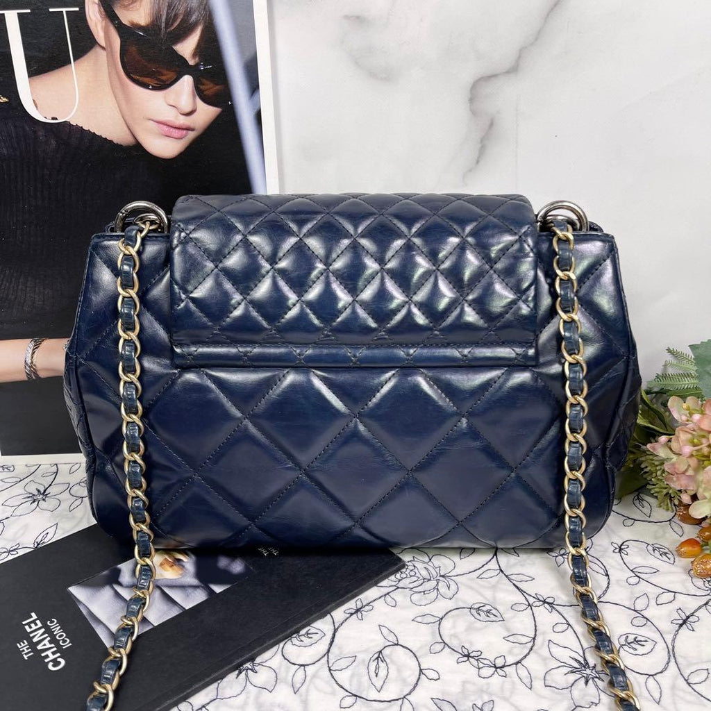 Chanel Quilted Chain Shoulder Bag Lambskin — view 3